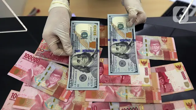 ---
Rupiah Melemah ke Level 17.884, Dipengaruhi Ekspektasi Kenaikan Suku Bunga The Fed

---