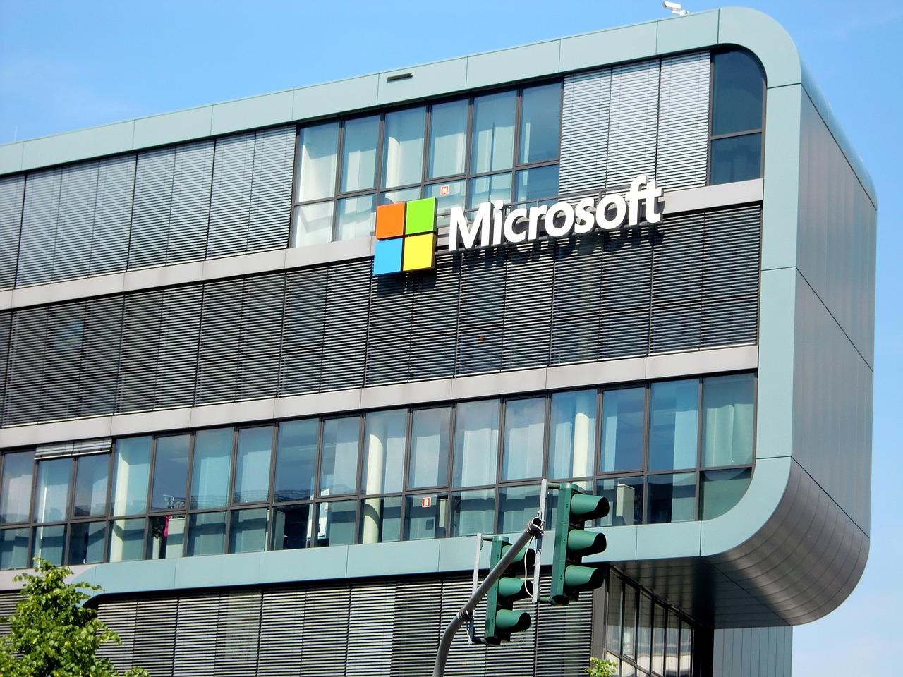 Rekor Baru Saham Microsoft, Kapitalisasi Pasar Mencapai Rp 71.000 Triliun