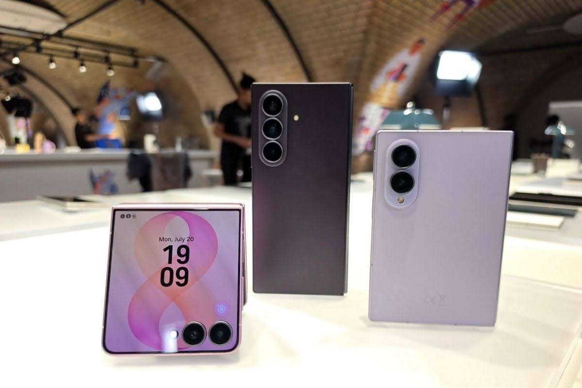 Trio ponsel lipat terbaru Samsung, Galaxy Z Fold 8, Galaxy Z Fold 8 Ultra, dan Galaxy Z Flip 8 resmi meluncur secara global dalam acara Galaxy Unpacked di London, Inggris, Rabu (22/7/2026).(KOMPAS.com/GALUH PUTRI RIYANTO)