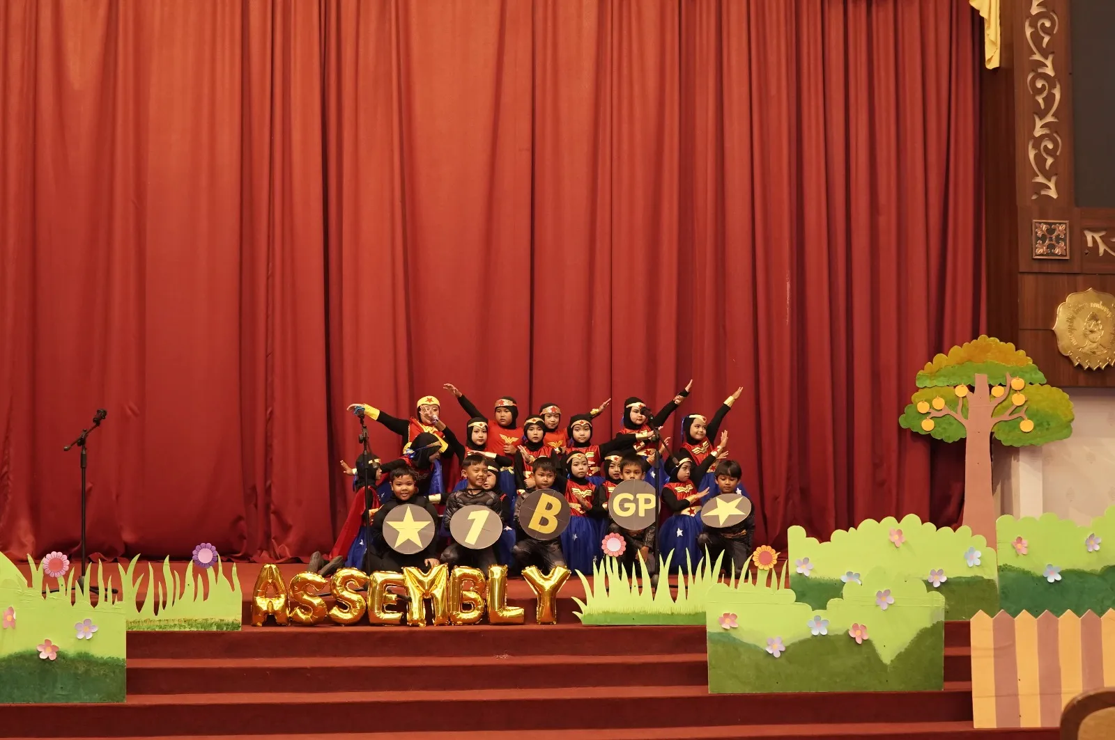 Penampilan para murid SDII Al Abidin Karanganyar dalam Assembly bertema Sparks the Hero in You, Selasa (16/6/2026). (Istimewa)