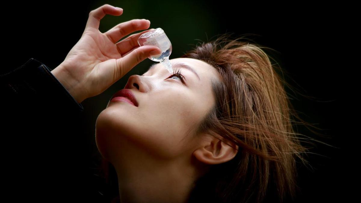 Obat tetes mata. Foto: Getty Images/yamasan