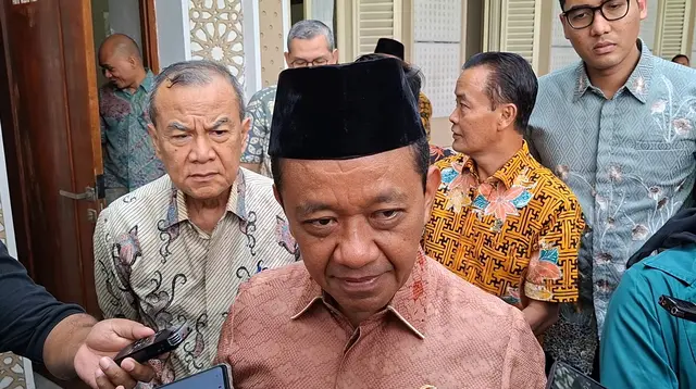 ---
Menteri ESDM Ajak Masyarakat Mampu Tidak Menggunakan BBM Subsidi

---