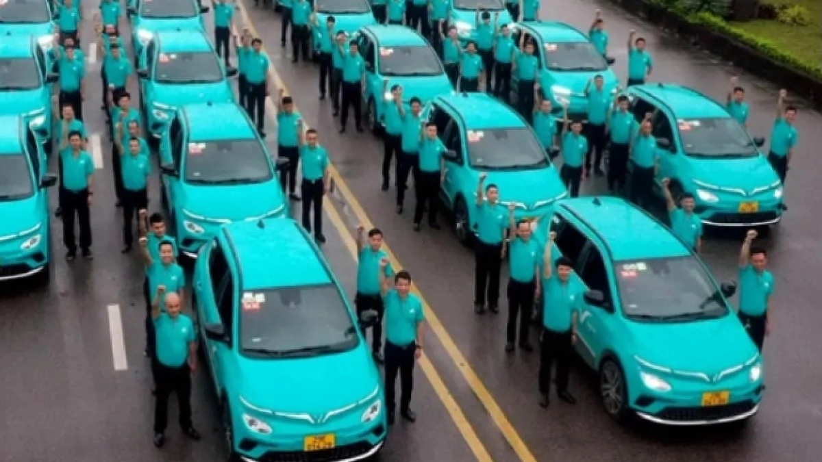 Peluang Kerja Sopir Taksi Online dengan Mobil Listrik di Tengah Krisis Pekerjaan