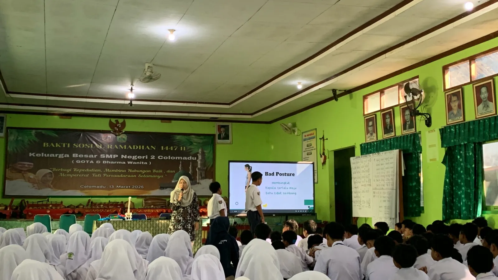 Edukasi Skoliosis untuk Remaja di SMPN 2 Colomadu oleh Tim Fisioterapi Poltekkes Kemenkes Surakarta