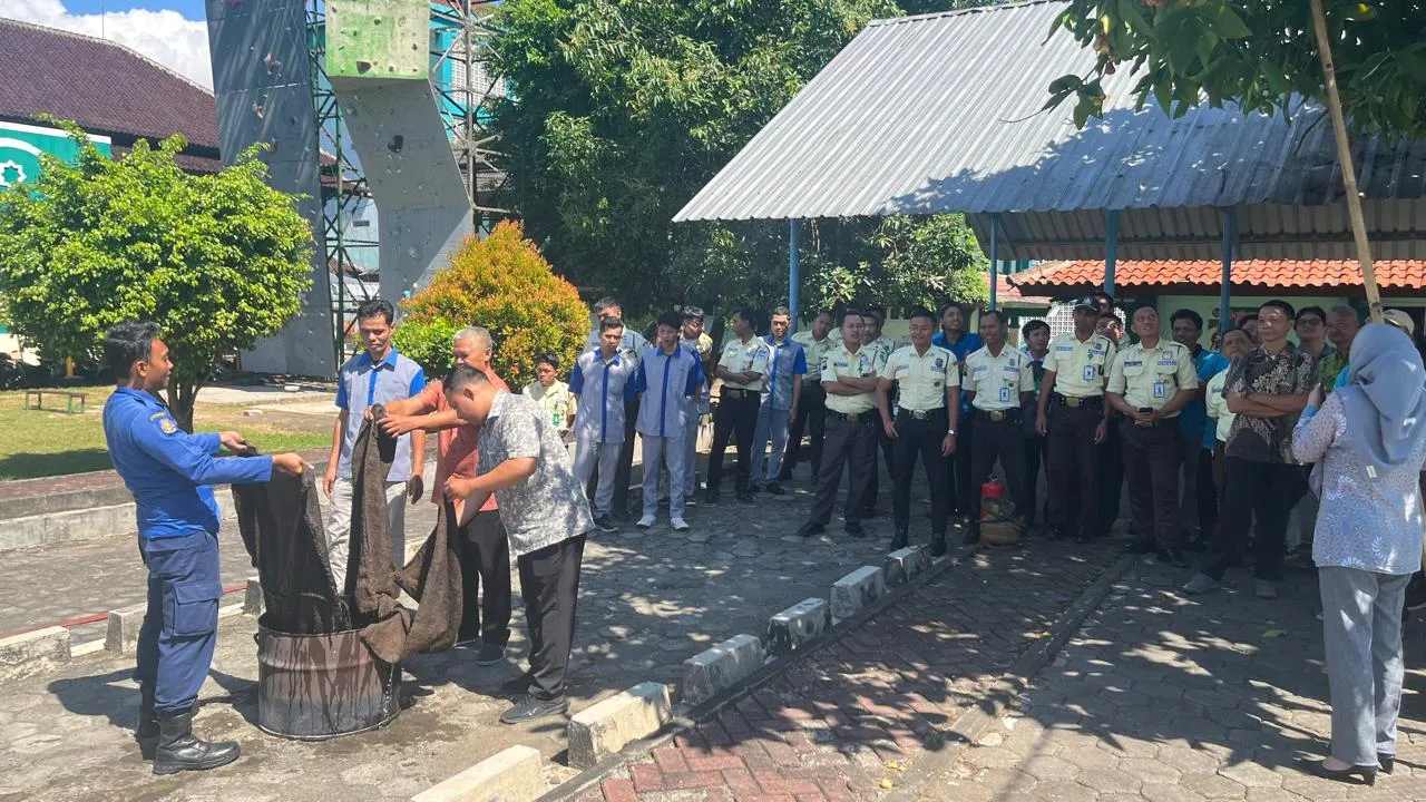 Foto bersama saat Bimbingan Teknis (Bimtek) Penanggulangan Bencana yang diadakan UIN Saizu Purwokerto. (Istimewa)