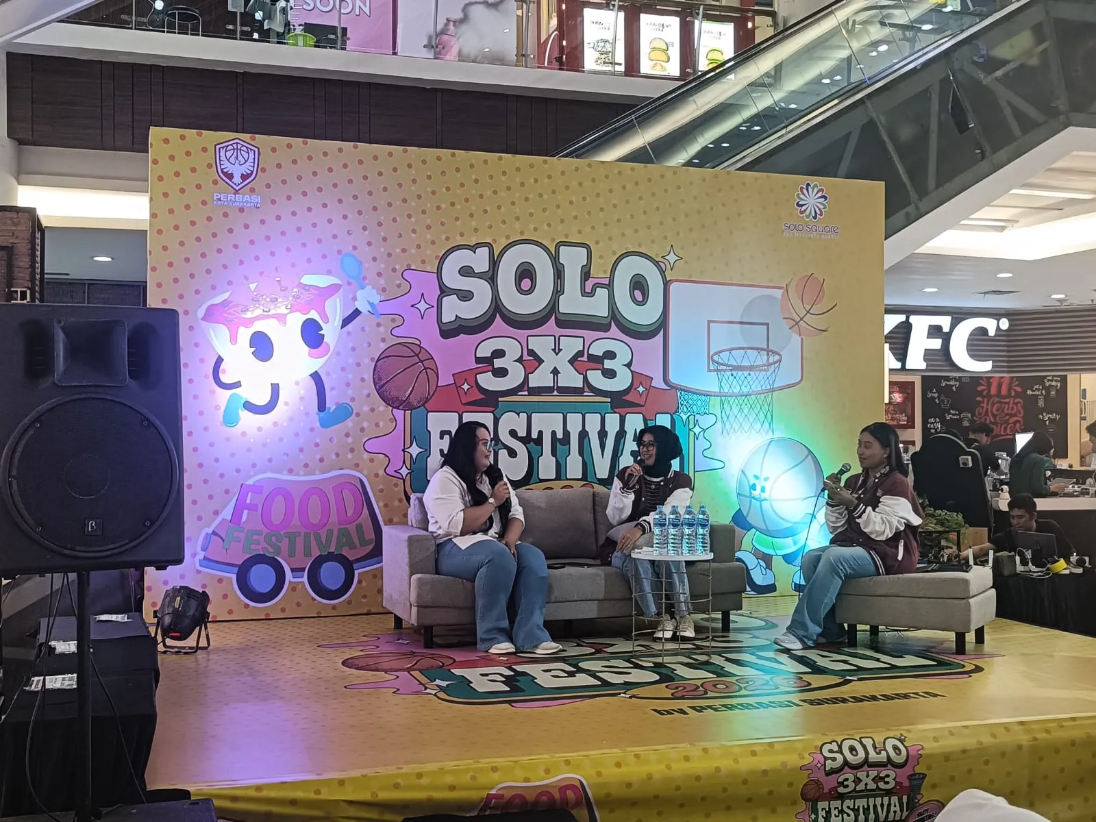 Talkshow bertema "Membangun Generasi Unggul Melalui Sport Tourism dan Edukasi", yang digelar Universitas Surakarta (Unsa) di Solo Square, Sabtu (4/6/2026). (istimewa)