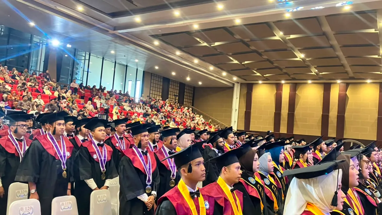 UNSA Wisuda 630 Lulusan, Rektor Ajak Alumni Berdaya dan Mandiri