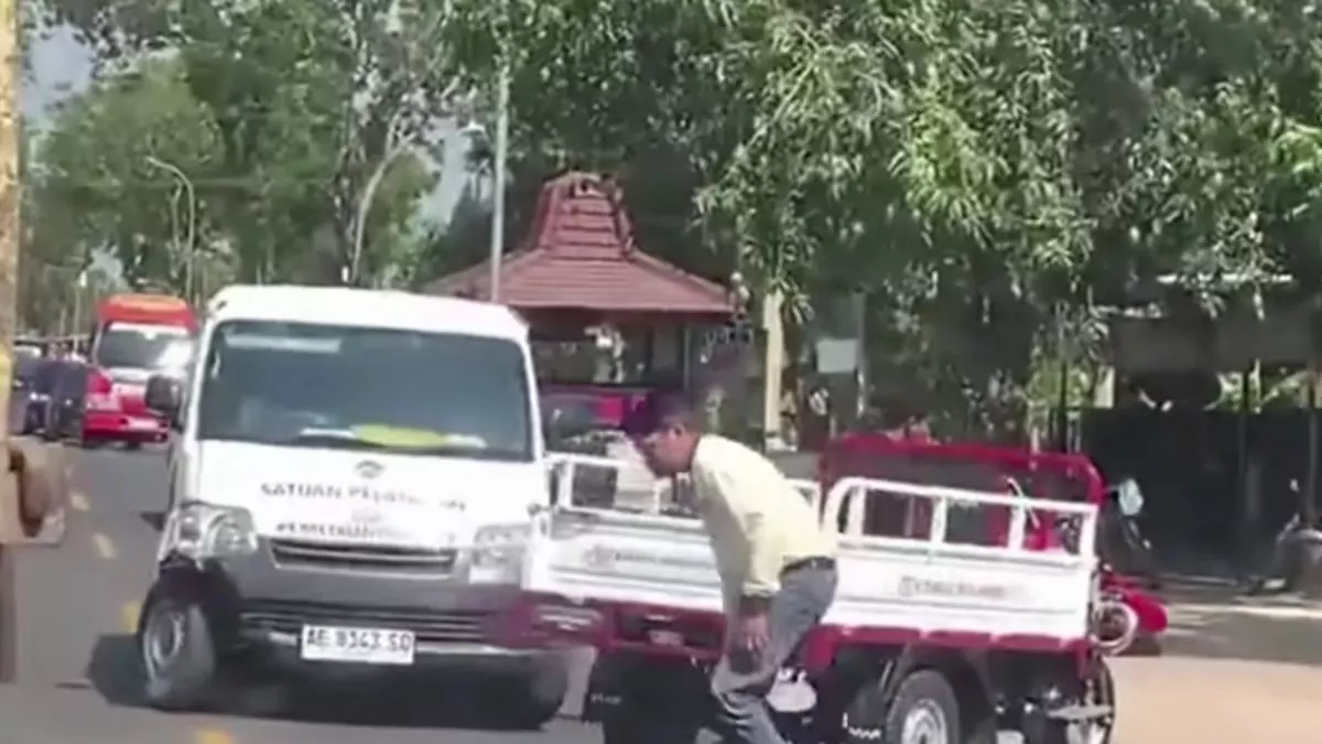 Kecelakaan Mobil MBG dan Motor Kopdes Viral, Netizen Berkomentar Soal Pajak