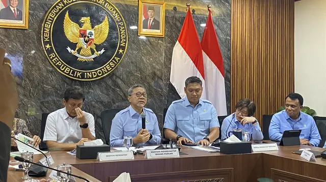 ---
Zulkifli Hasan Desak Penyelidikan Kasus Diduga Keracunan 500 Santri

---